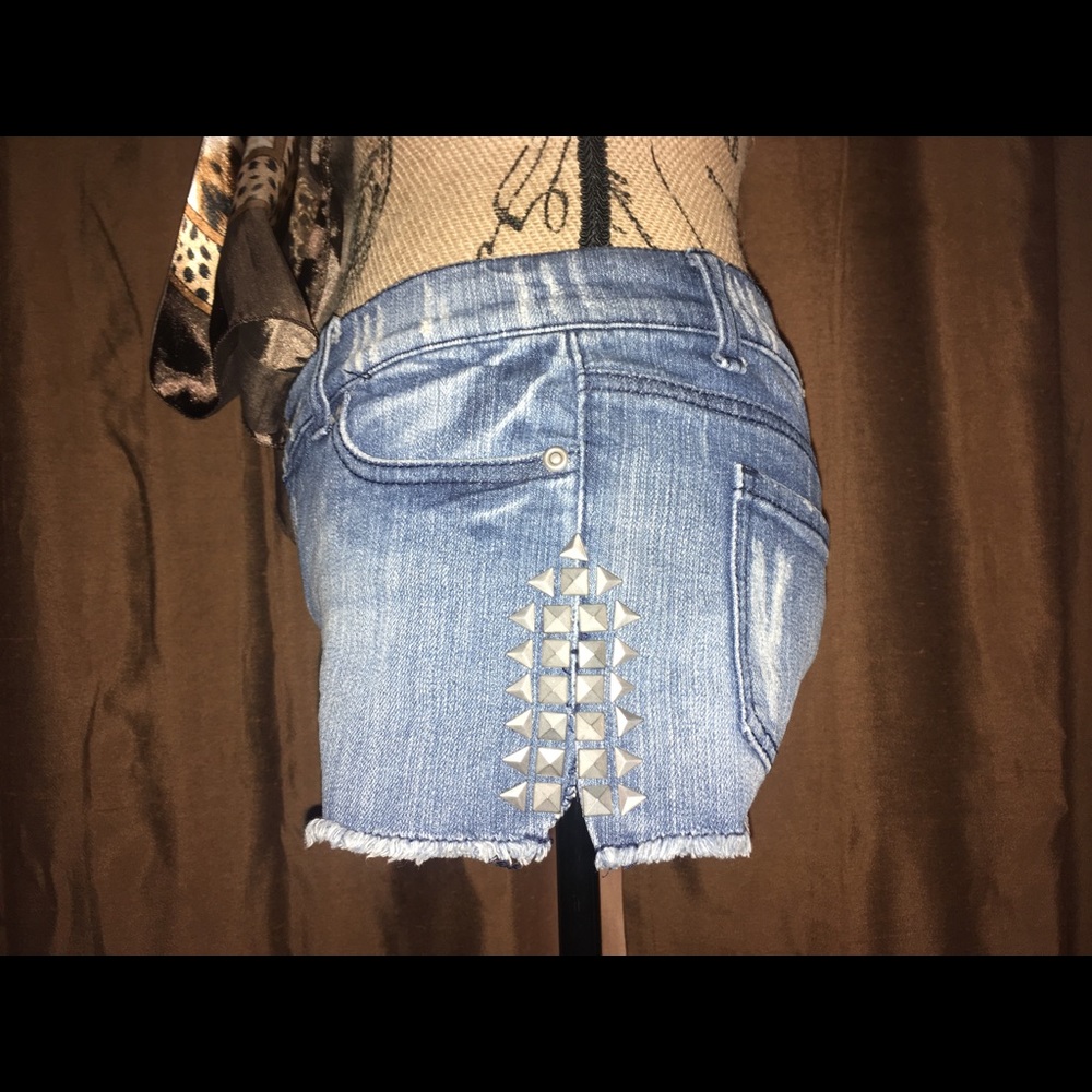 Venus - sexy denim studded shorts